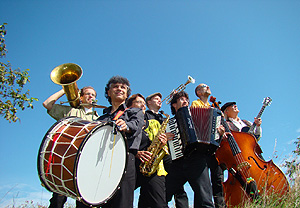 Taxi Sandanski spielen Gypsy- und Balkanbeats